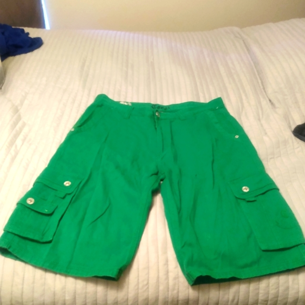 Men's COOGI Green Cargo Shorts size 38